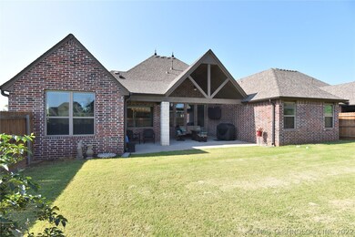 4004 W Van Buren St, Broken Arrow, OK 74011 - photo 5