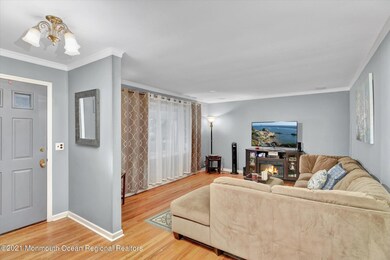 04-Living Room