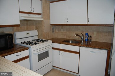 Radnor House unit 406, Bryn Mawr, PA 19010 - photo 7