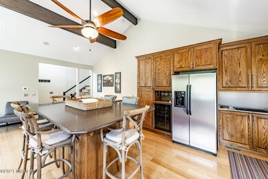 13_Kitchen_1800x1200_3690549