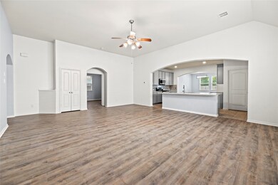 1658 Maggie Trail Dr, Alvin, TX 77511 - photo 6