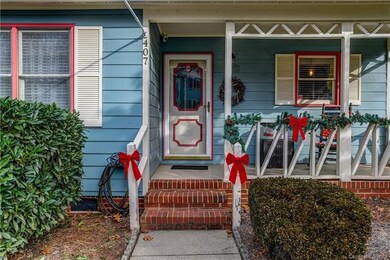 407 Windsor Ln, Statesville, NC 28677 - photo 2