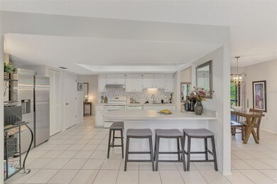 5103 Greencroft Rd unit 24, Sarasota, FL 34235 - photo 5