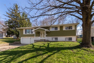 2455 10th Ave SW, Cedar Rapids, IA 52404 - photo 2