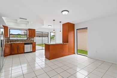 OPEN KITCHEN