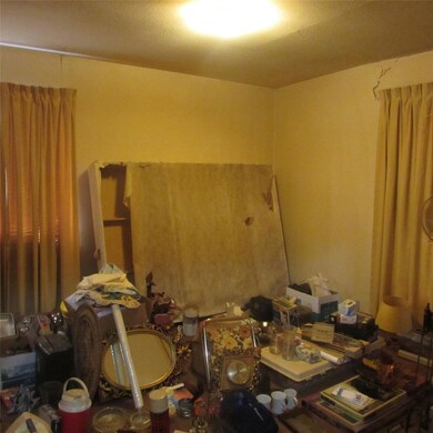 1101 Indian Hills Dr, Grand Prairie, TX 75051 - photo 7