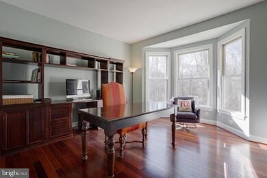 5210 Summit Dr, Fairfax, VA 22030 - photo 7