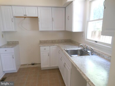 1481 Key Pkwy, Frederick, MD 21702 - photo 4