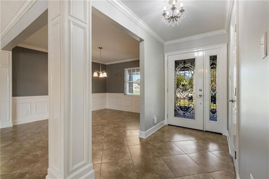 Foyer/Dining
