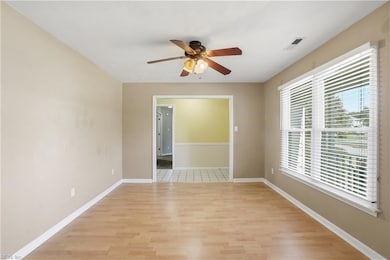 933 Saddleback Trail Rd, Chesapeake, VA 23322 - photo 3