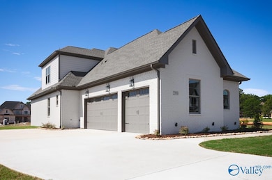 22938 Gunner Circle, Athens, AL 35613