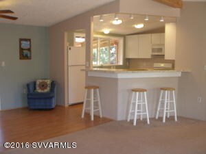 Kitchen/Breakfast Bar