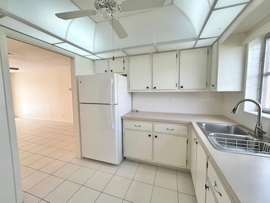 2556 Dudley Dr E unit D, West Palm Beach, FL 33415 - photo 5