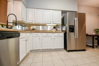 864 Augusta Dr unit 208, Houston, TX 77057 - photo 6