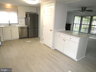 1501 Flanders Ln unit TRLR J, Harwood, MD 20776 - photo 5