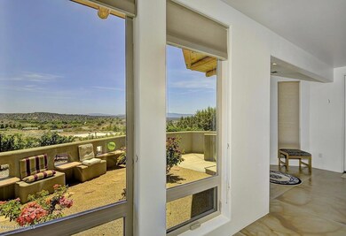 _D2X1785-Lower Entry & Outdoor Patio-MLS