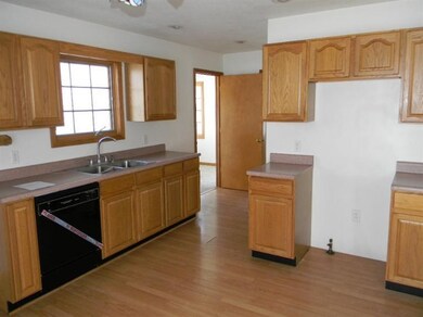 892 E Covey Ct, La Porte, IN 46350 - photo 6