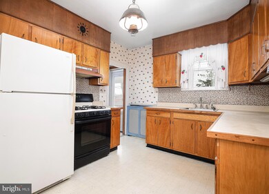 6212 Tramore Rd, Baltimore, MD 21214 - photo 3