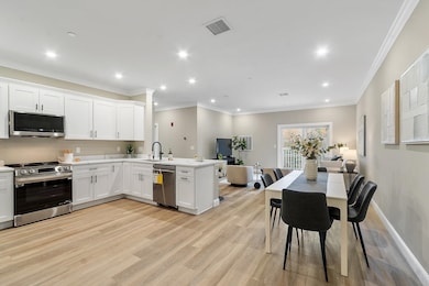 10100 S Willow St unit 202, Manchester, NH 03103 - photo 4