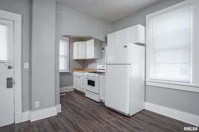 1416 W 15th St, Davenport, IA 52804 - photo 3