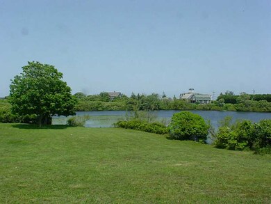 Waterfront/Dock/Pier. Yard and Continental Pond