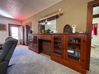 842 E 2nd St, Cushing, OK 74023 - photo 4