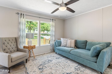 635 Kinser Park Ln-43