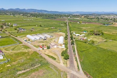 426 Hartley Rd, Phoenix, OR 97535 - photo 2