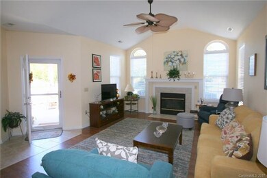 9014 Trellis Pointe Blvd unit C, Charlotte, NC 28227 - photo 3