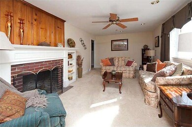 1823 Wayne Dr, Norristown, PA 19403 - photo 6