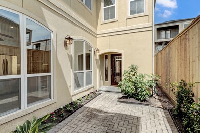 2407 Mcduffie St, Houston, TX 77019 - photo 2