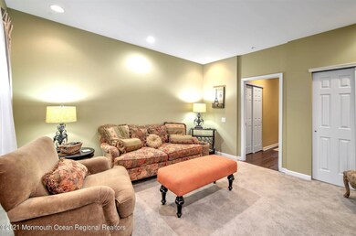 05-LOWER LEVEL DEN