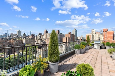 166 E 96th St unit PHD, New York, NY 10128 - photo 4