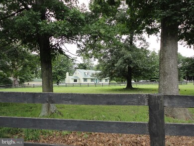 19871 Foggy Bottom Rd, Bluemont, VA 20135 - photo 2