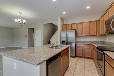 Attractive Granite & Stainless Finishes