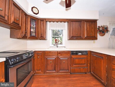 7702 S Cove Rd, Sparrows Point, MD 21219 - photo 2