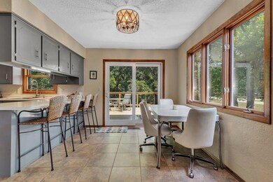 Scoot up to your breakfast bar