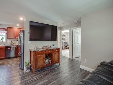 48 Pennichuck St, Nashua, NH 03064 - photo 5