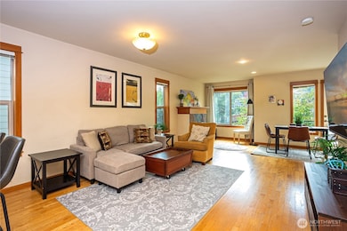 3314 Wetmore Ave S unit B, Seattle, WA 98144 - photo 3