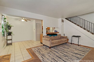 2572 Berkshire Ct unit 2, Waukegan, IL 60087 - photo 5