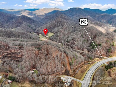 456 Windy Gap Rd, Mars Hill, NC 28754 - photo 3