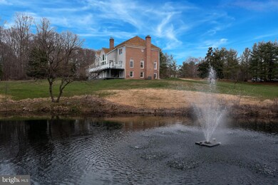 9200 Hampton Hunt Dr, Fairfax Station, VA 22039 - photo 3