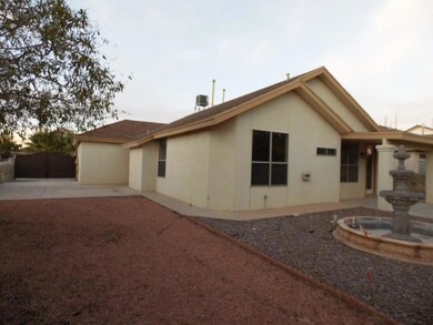 14016 Lago Seco Dr, Horizon City, TX 79928 - photo 3