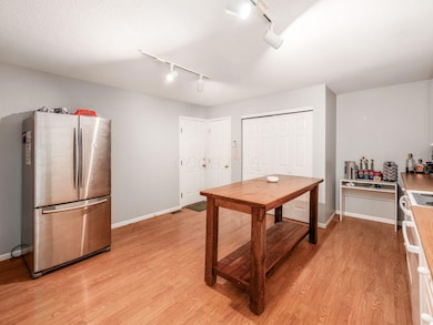 012_ Dr Columbus OH 43220 USA