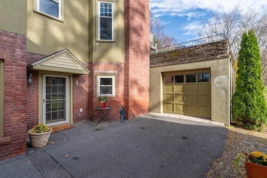 90 Pomeroy Terrace unit 2, Northampton, MA 01060 - photo 5