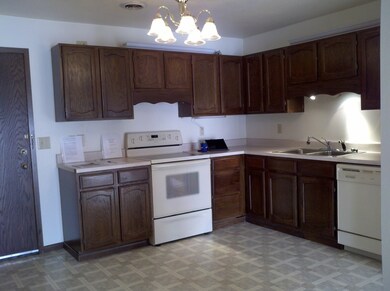 815 Duke Dr, Grand Forks, ND 58201 - photo 4