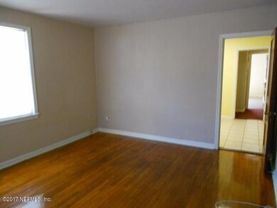 Herschel living room