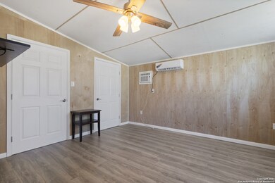 2124 Polly Ln, La Vernia, TX 78121 - photo 6