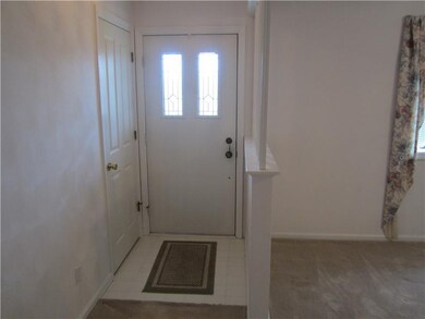 Entry/Foyer.