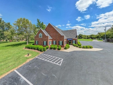 1404 N Main St, Shelbyville, TN 37160 - photo 6